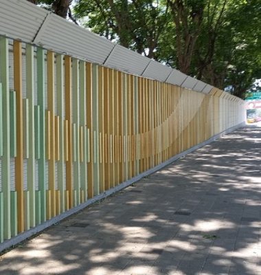 디자인이 추가된 담장